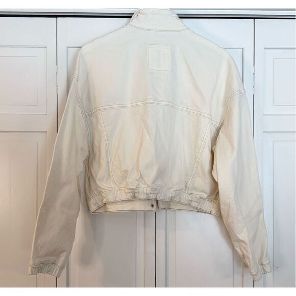 Abercrombie & Fitch NWT white cropped zip front jean jacket large - Picture 9 of 9